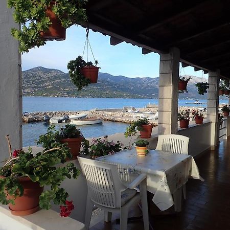 Katja Beach Apartment Račišće Exteriör bild