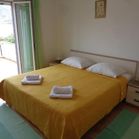 Katja Beach Apartment Račišće Exteriör bild