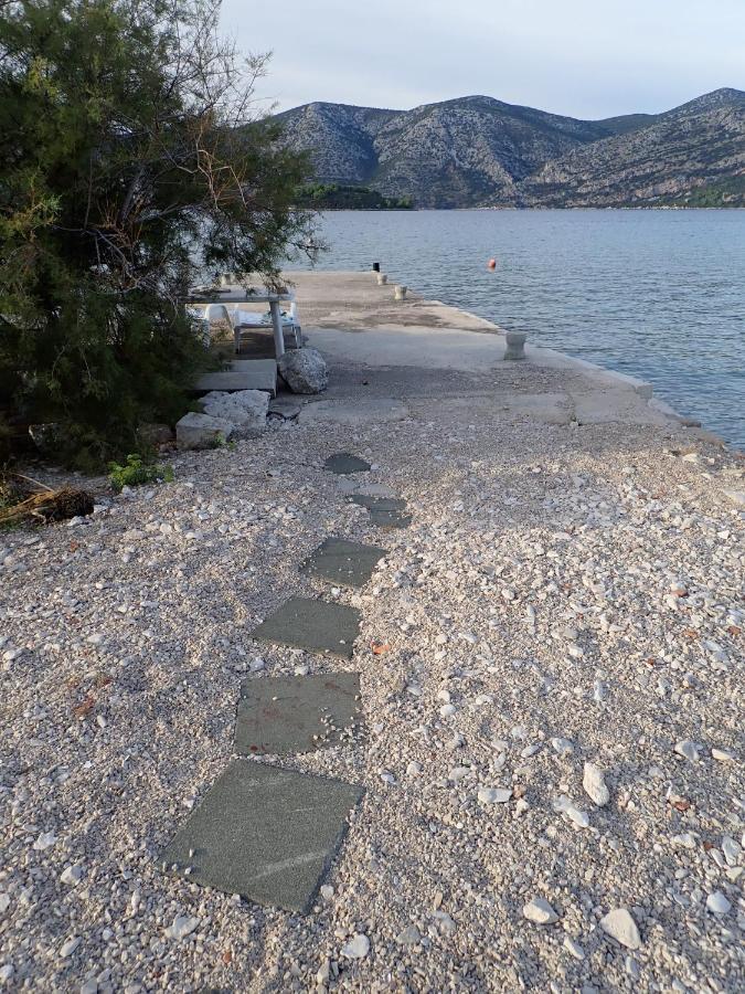 Katja Beach Apartment Račišće Exteriör bild