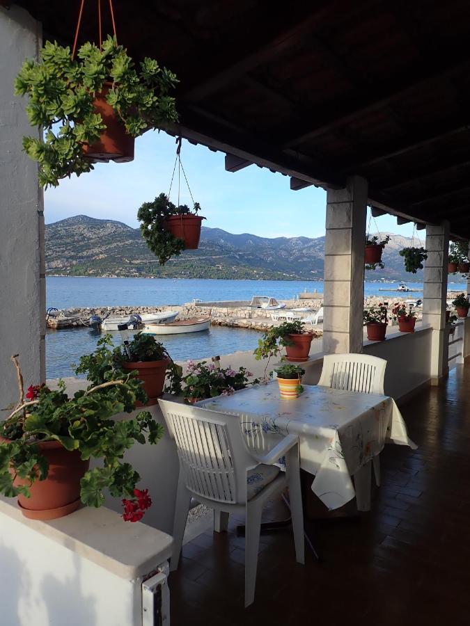 Katja Beach Apartment Račišće Exteriör bild
