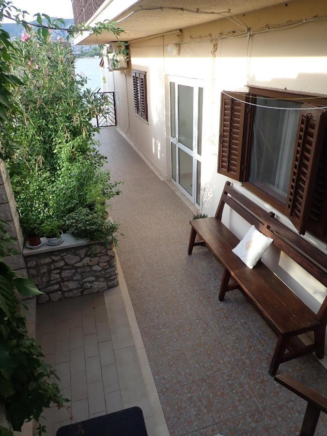 Katja Beach Apartment Račišće Exteriör bild
