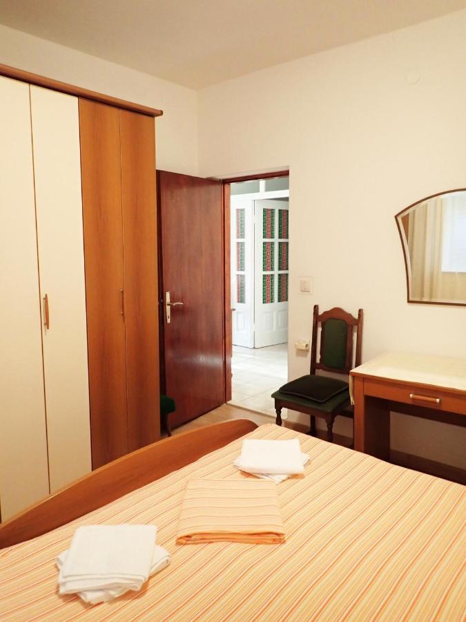 Katja Beach Apartment Račišće Exteriör bild
