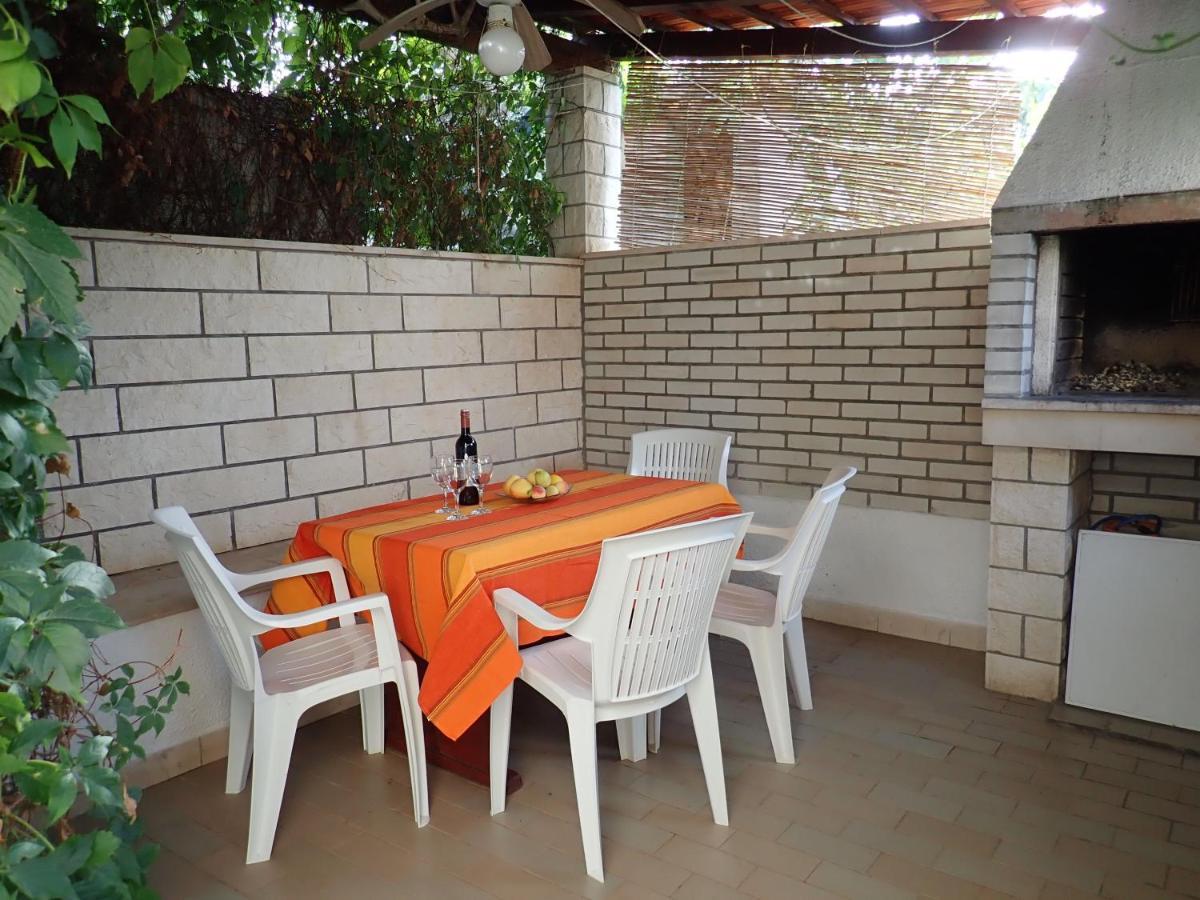 Katja Beach Apartment Račišće Exteriör bild
