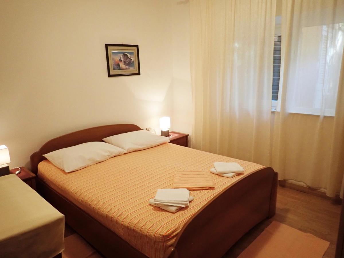 Katja Beach Apartment Račišće Exteriör bild