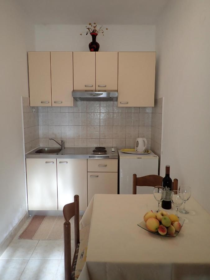 Katja Beach Apartment Račišće Exteriör bild