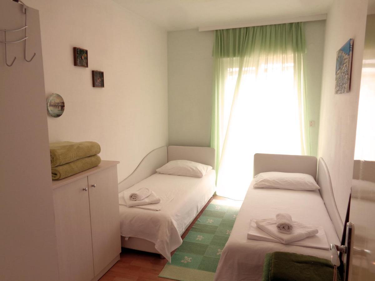 Katja Beach Apartment Račišće Exteriör bild
