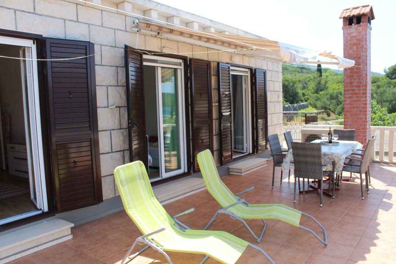 Katja Beach Apartment Račišće Exteriör bild