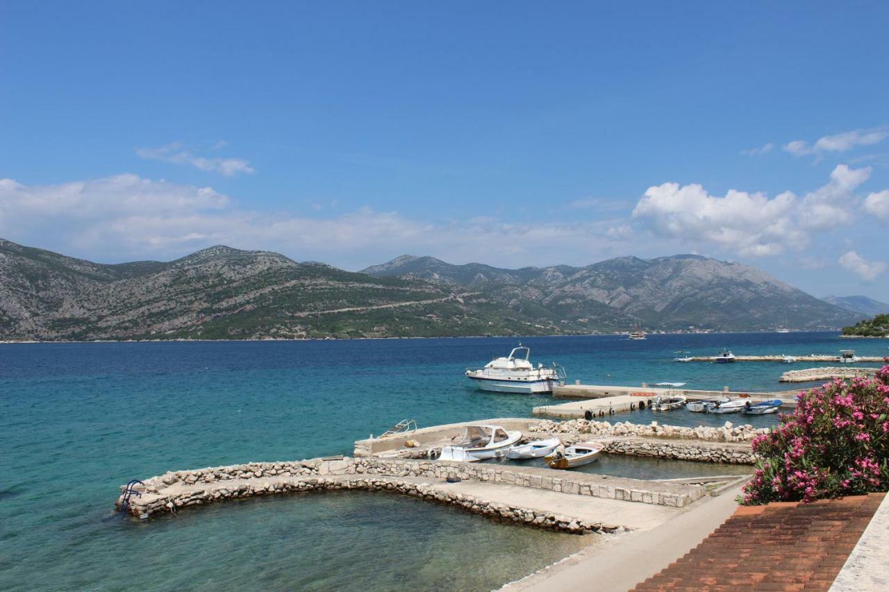 Katja Beach Apartment Račišće Exteriör bild