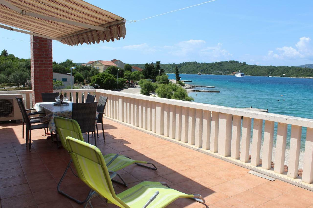 Katja Beach Apartment Račišće Exteriör bild